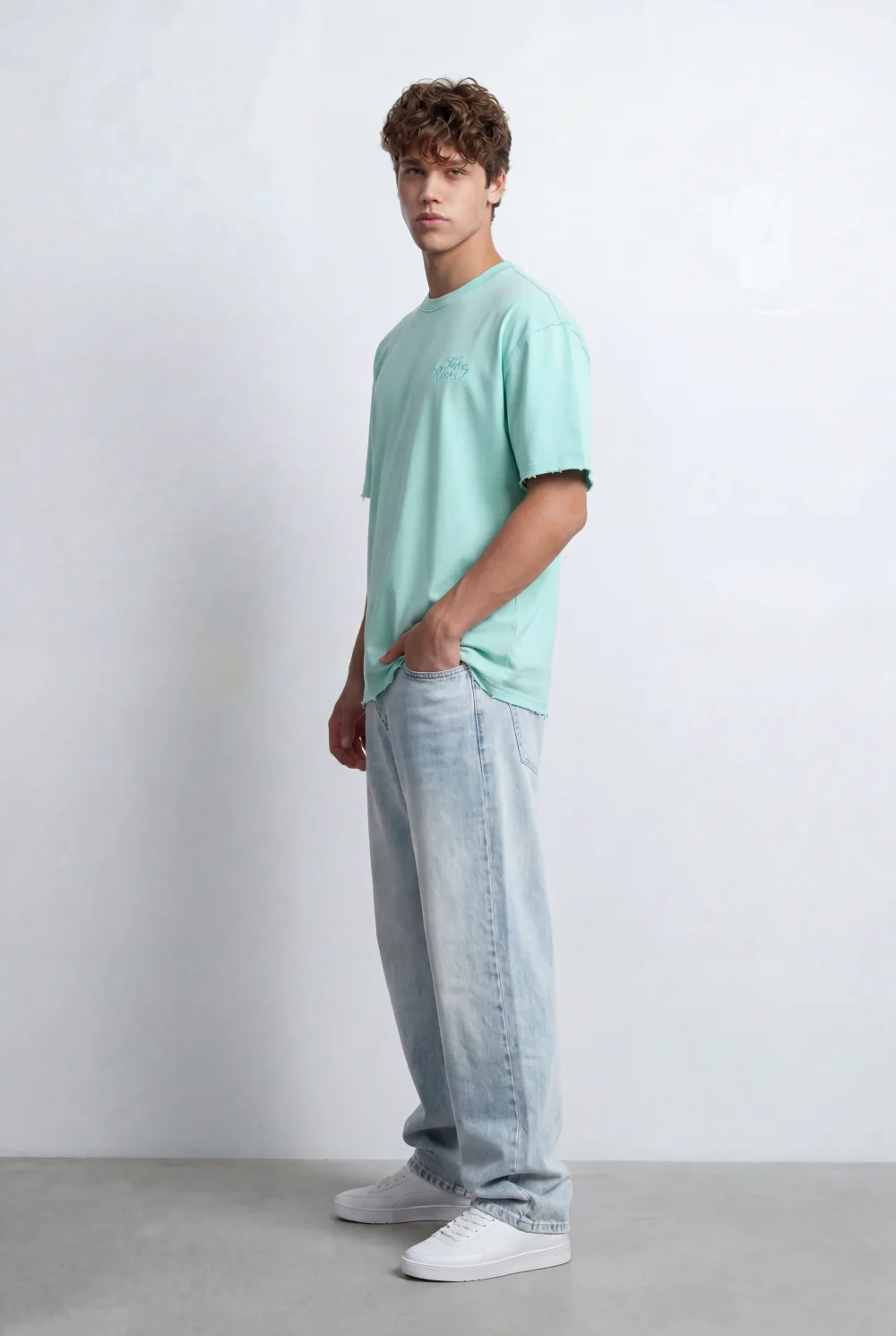 Men’s Tomato Store T-Shirt Small Chest Logo Clean Front Look Oversize - Image 12