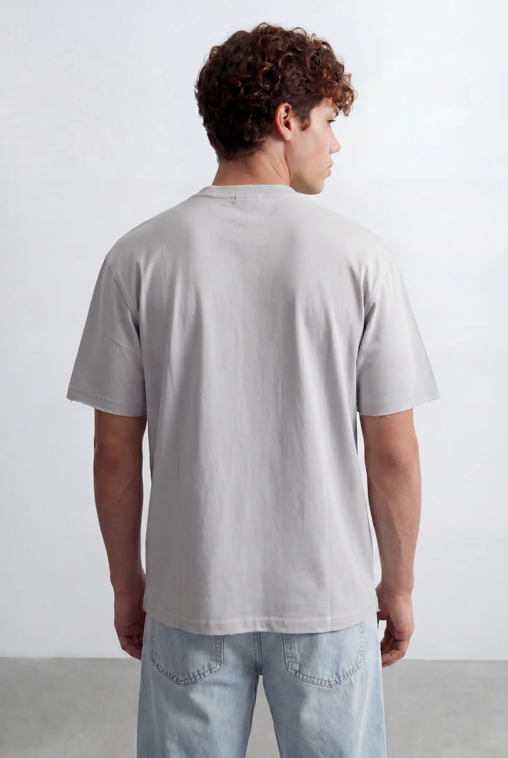 Men’s Tomato Store T-Shirt Small Chest Logo Clean Front Look Oversize - Image 18