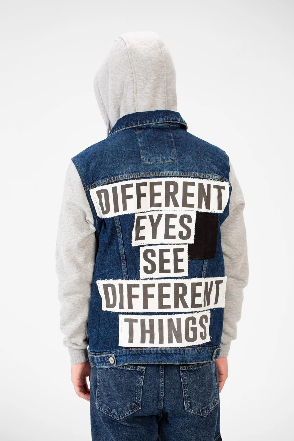 Men's Back Text Print Denim Jacket With Melton Sleeves And Hood - Image 10