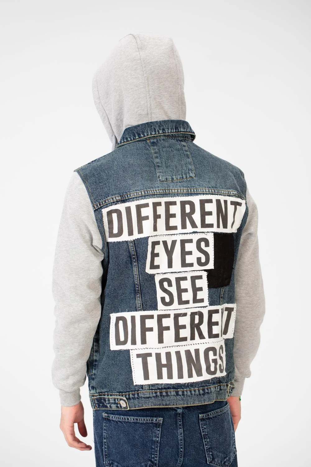 Men's Back Text Print Denim Jacket With Melton Sleeves And Hood - Image 18