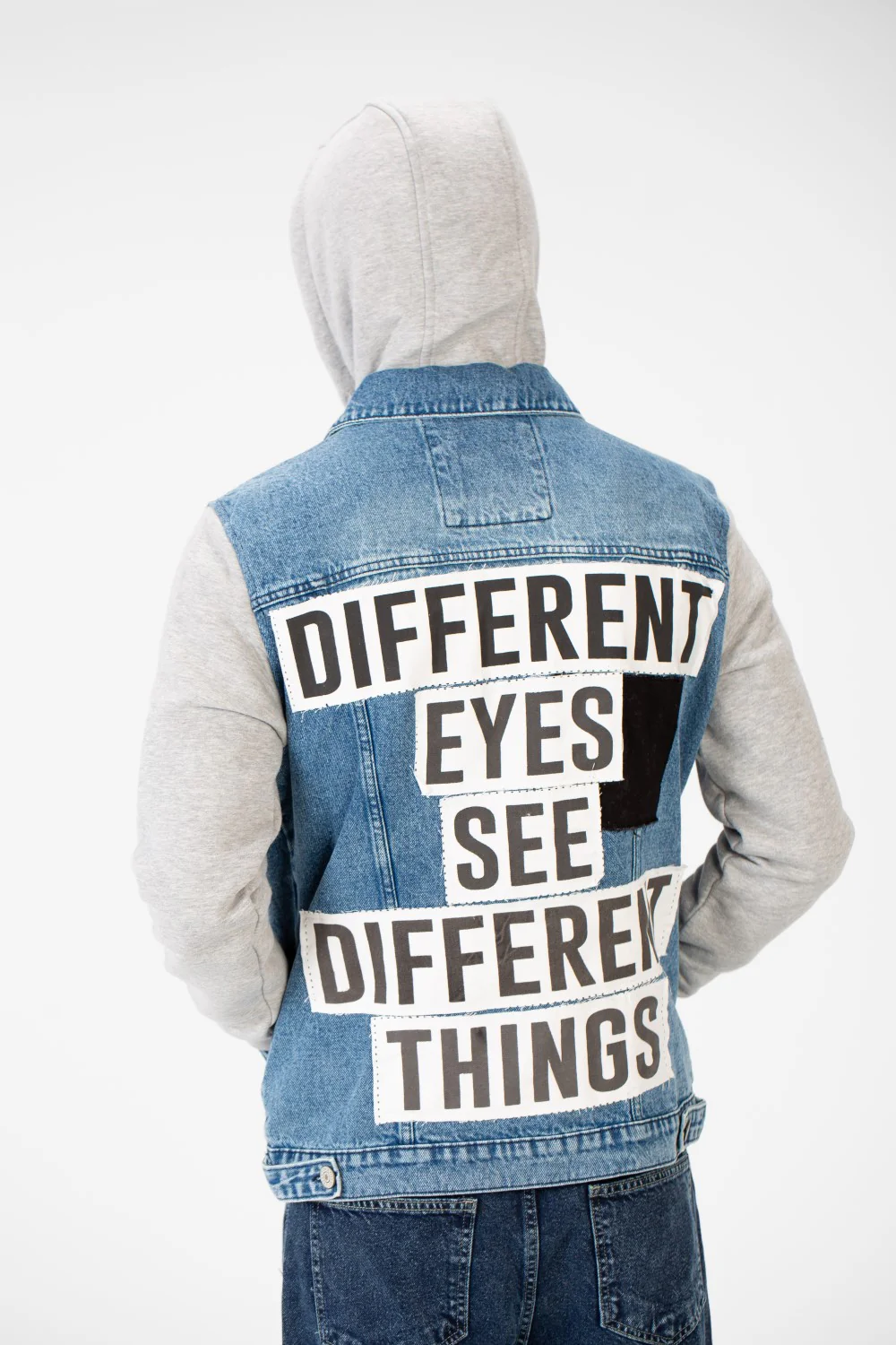 Men's Back Text Print Denim Jacket With Melton Sleeves And Hood - Image 22