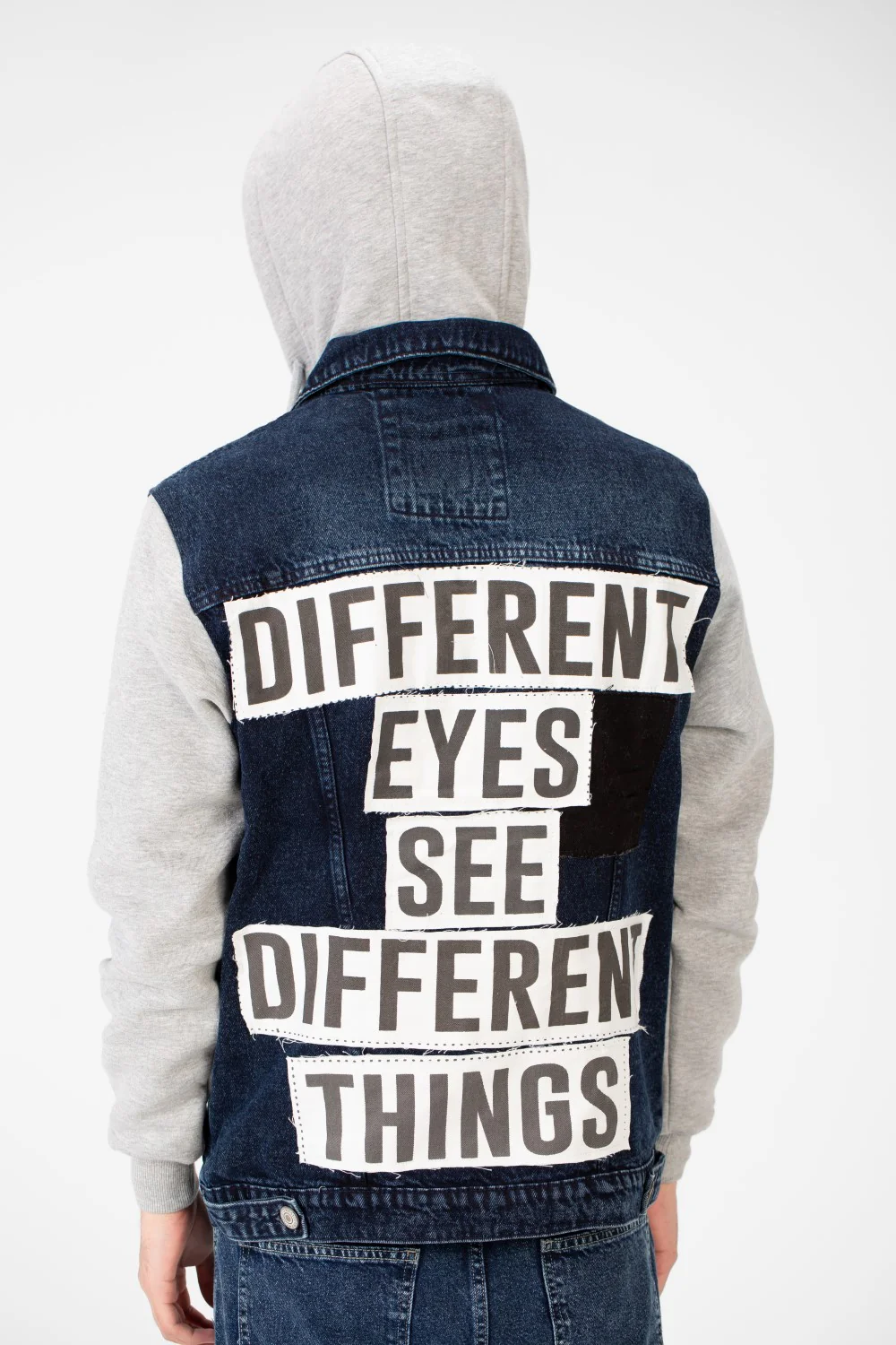 Men's Back Text Print Denim Jacket With Melton Sleeves And Hood - Image 26