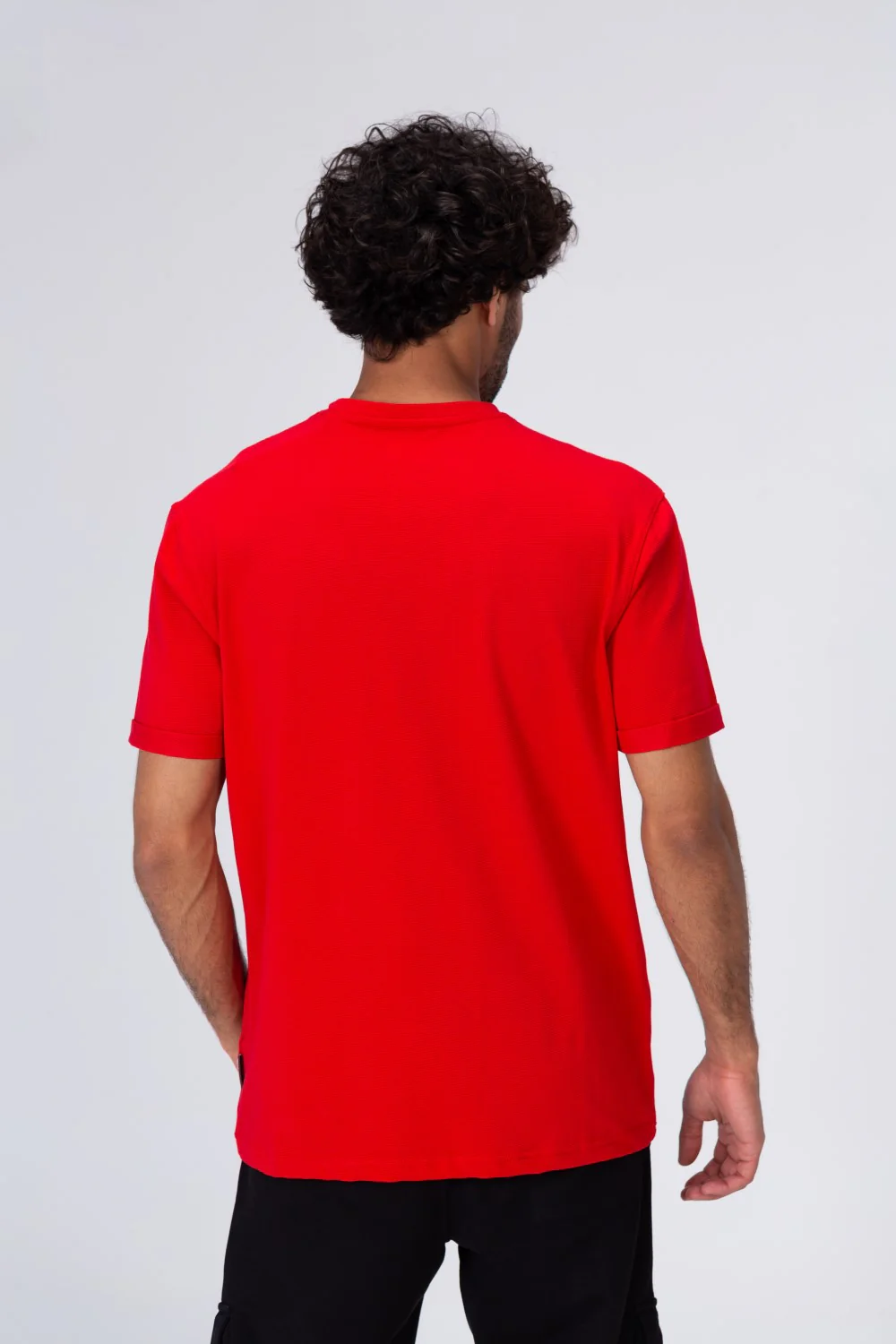Mens Basic Half Sleeve Round Neck T-shirt With Distinctive Materials And Details - Image 14
