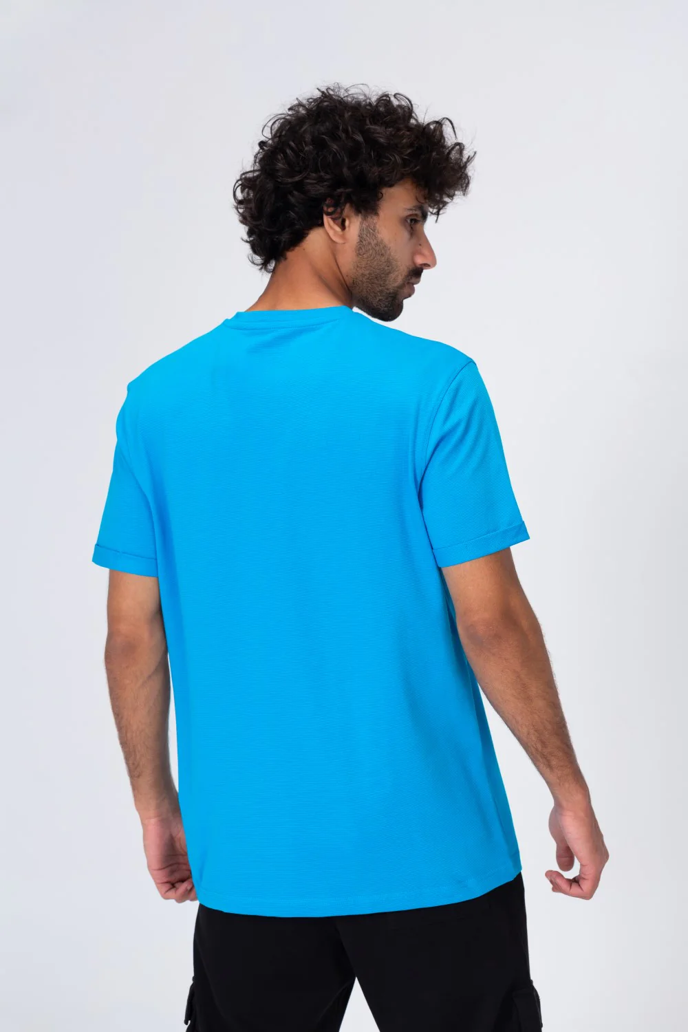 Mens Basic Half Sleeve Round Neck T-shirt With Distinctive Materials And Details - Image 17