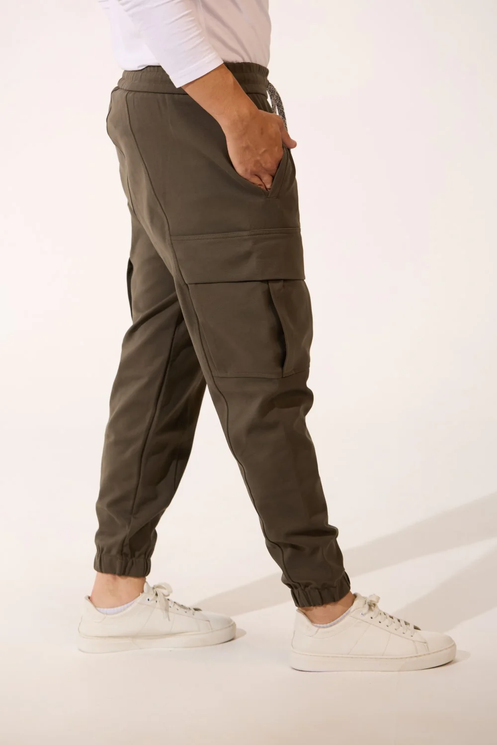 Men's Basic Oversized Sweatpants With Elastic Waistband And Side Pockets - Image 11