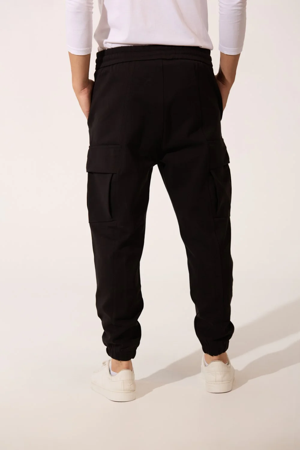 Men's Basic Oversized Sweatpants With Elastic Waistband And Side Pockets - Image 6