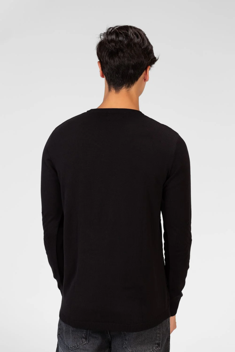 Men's Basic Plain Pullover With A Round Neck In Comfortable Material - Image 2