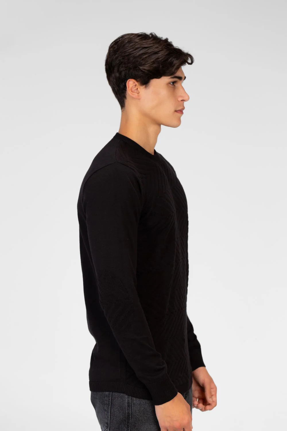 Men's Basic Plain Pullover With A Round Neck In Comfortable Material - Image 3