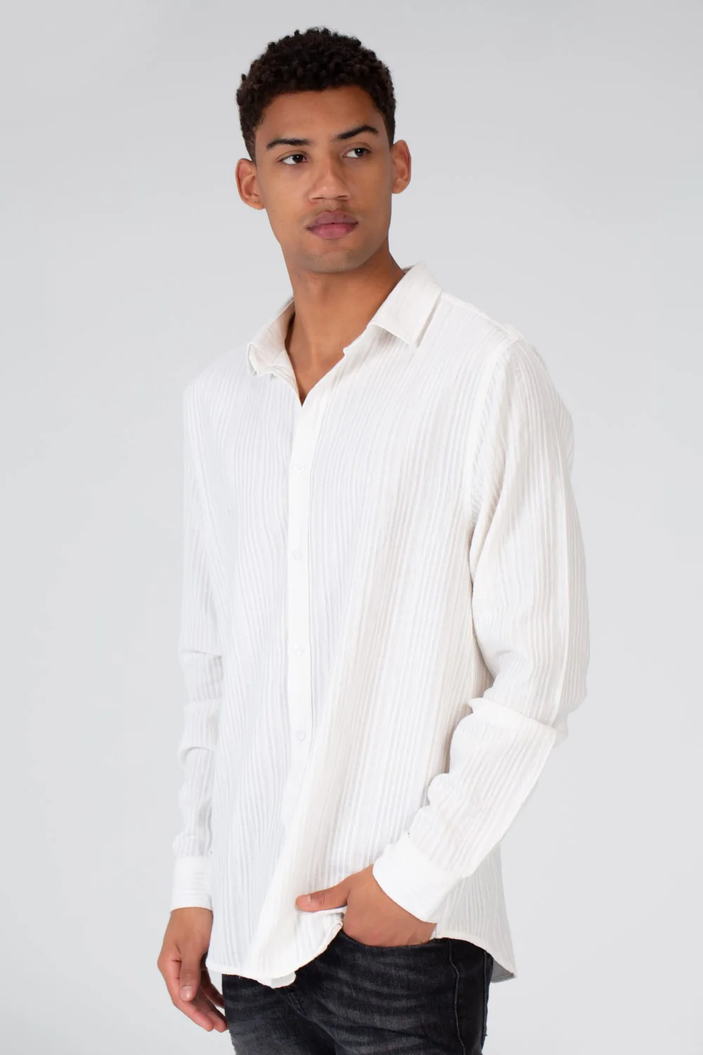 Men's Basic Slim Fit Shirt With Long Sleeves In Linen Material - Image 4