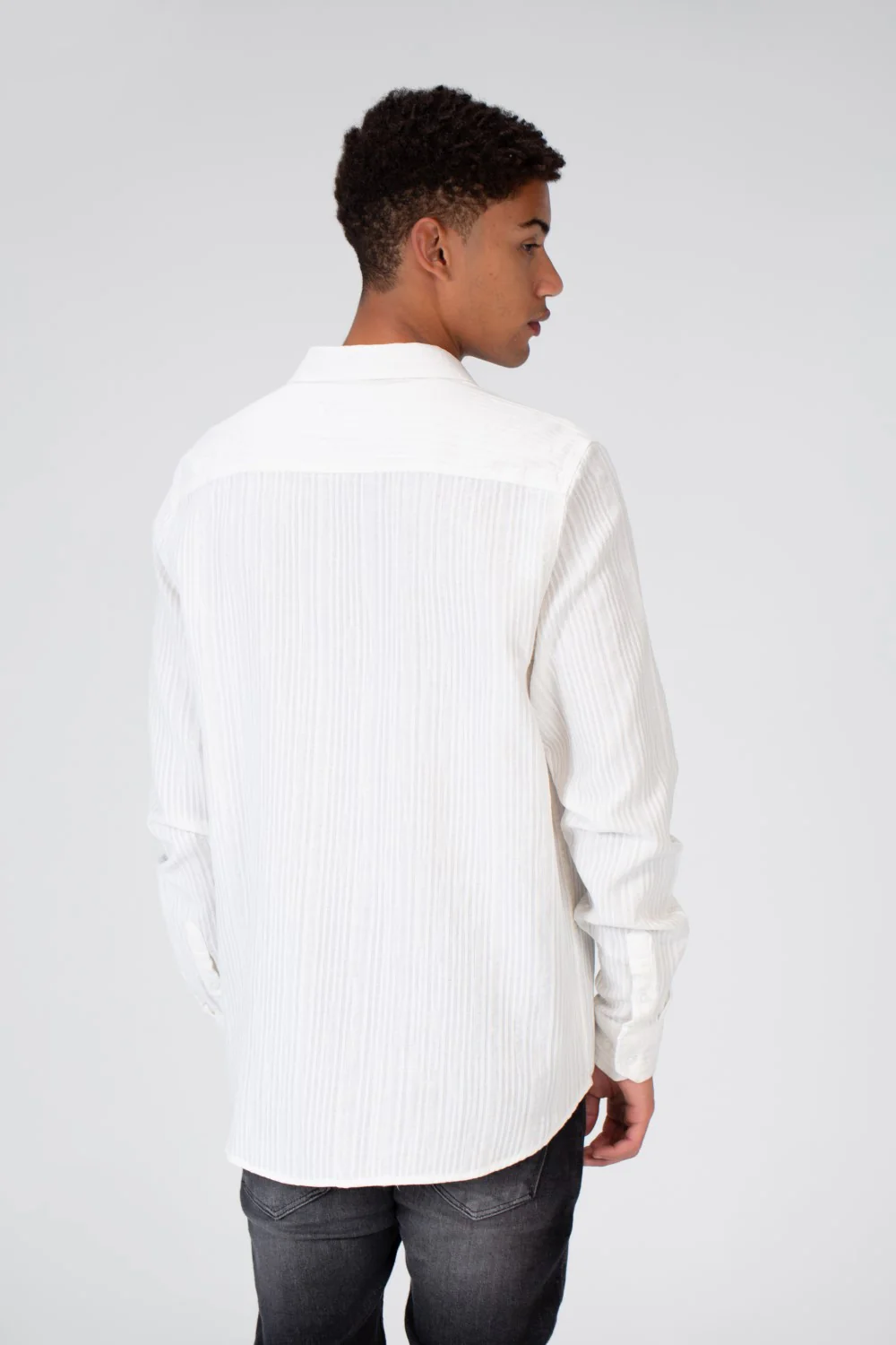 Men's Basic Slim Fit Shirt With Long Sleeves In Linen Material - Image 5