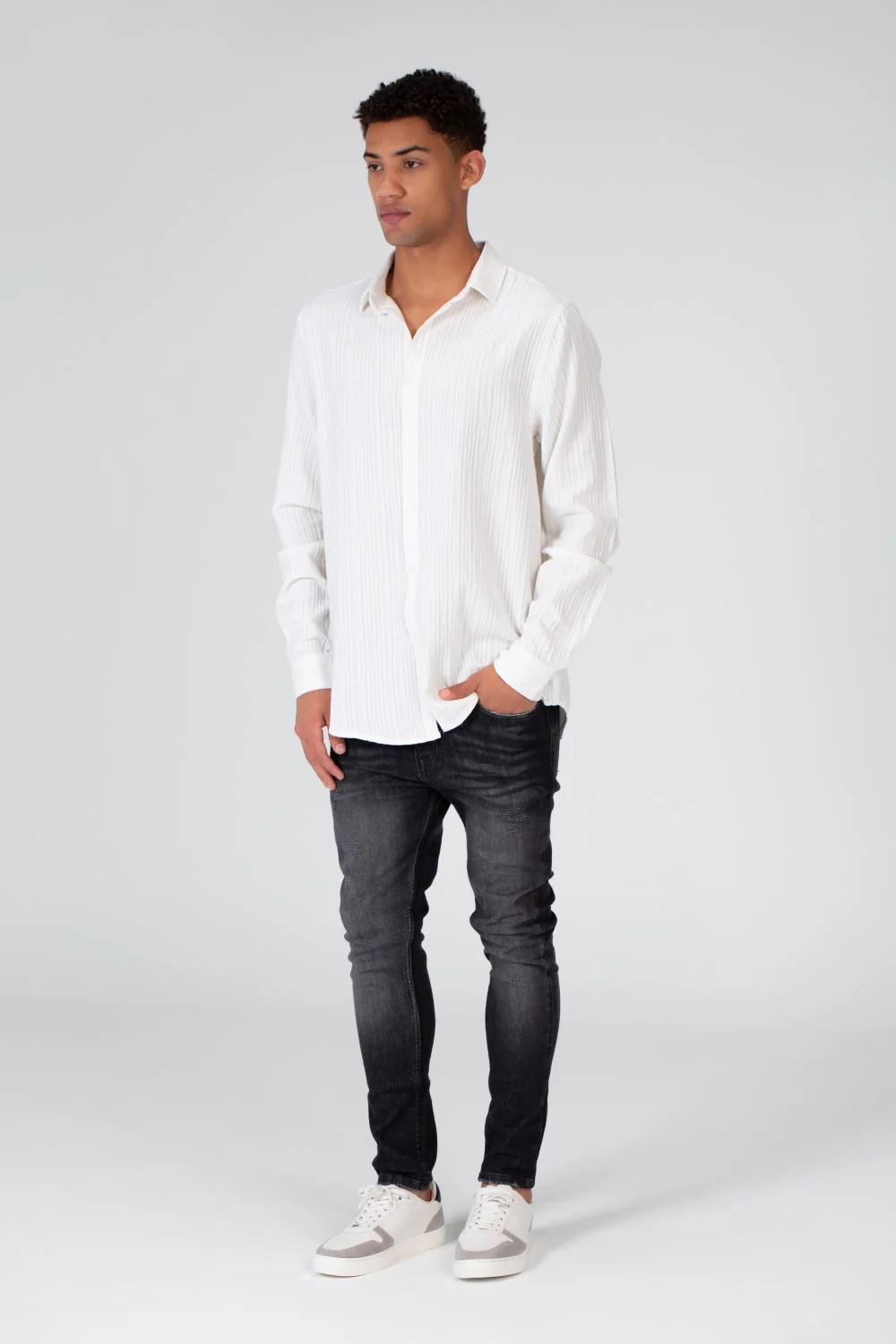 Men's Basic Slim Fit Shirt With Long Sleeves In Linen Material - Image 6