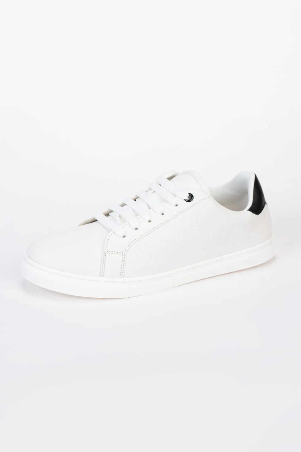 Mens Basic Sneakers Shoes With A Simple Design For Daily Use - Image 10
