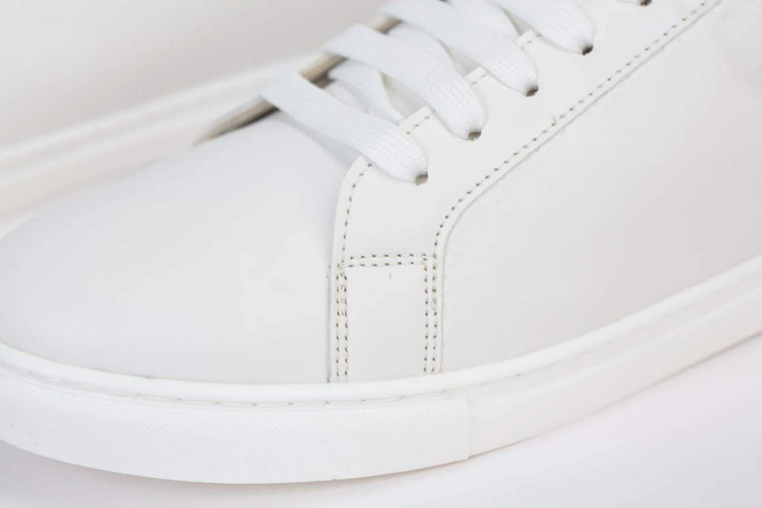 Mens Basic Sneakers Shoes With A Simple Design For Daily Use - Image 11