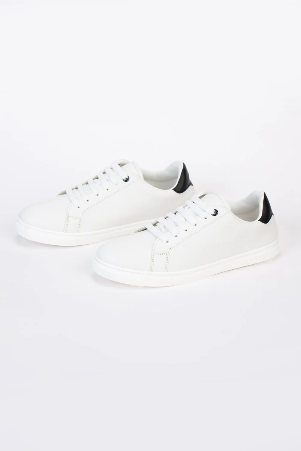 Mens Basic Sneakers Shoes With A Simple Design For Daily Use - Image 12
