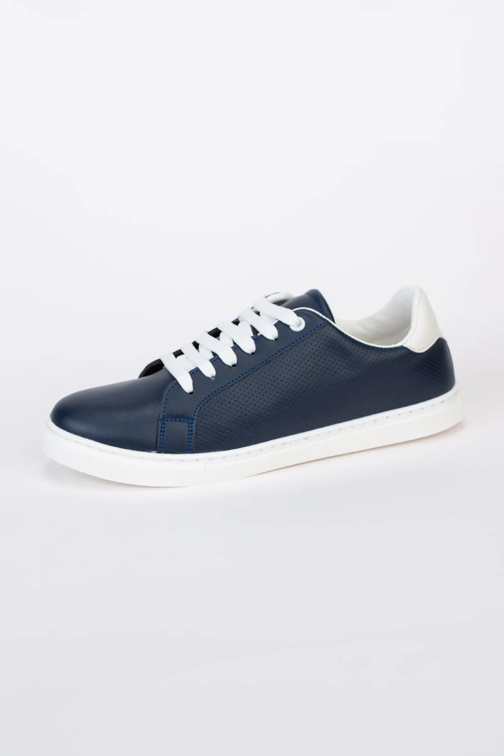 Mens Basic Sneakers Shoes With A Simple Design For Daily Use - Image 6