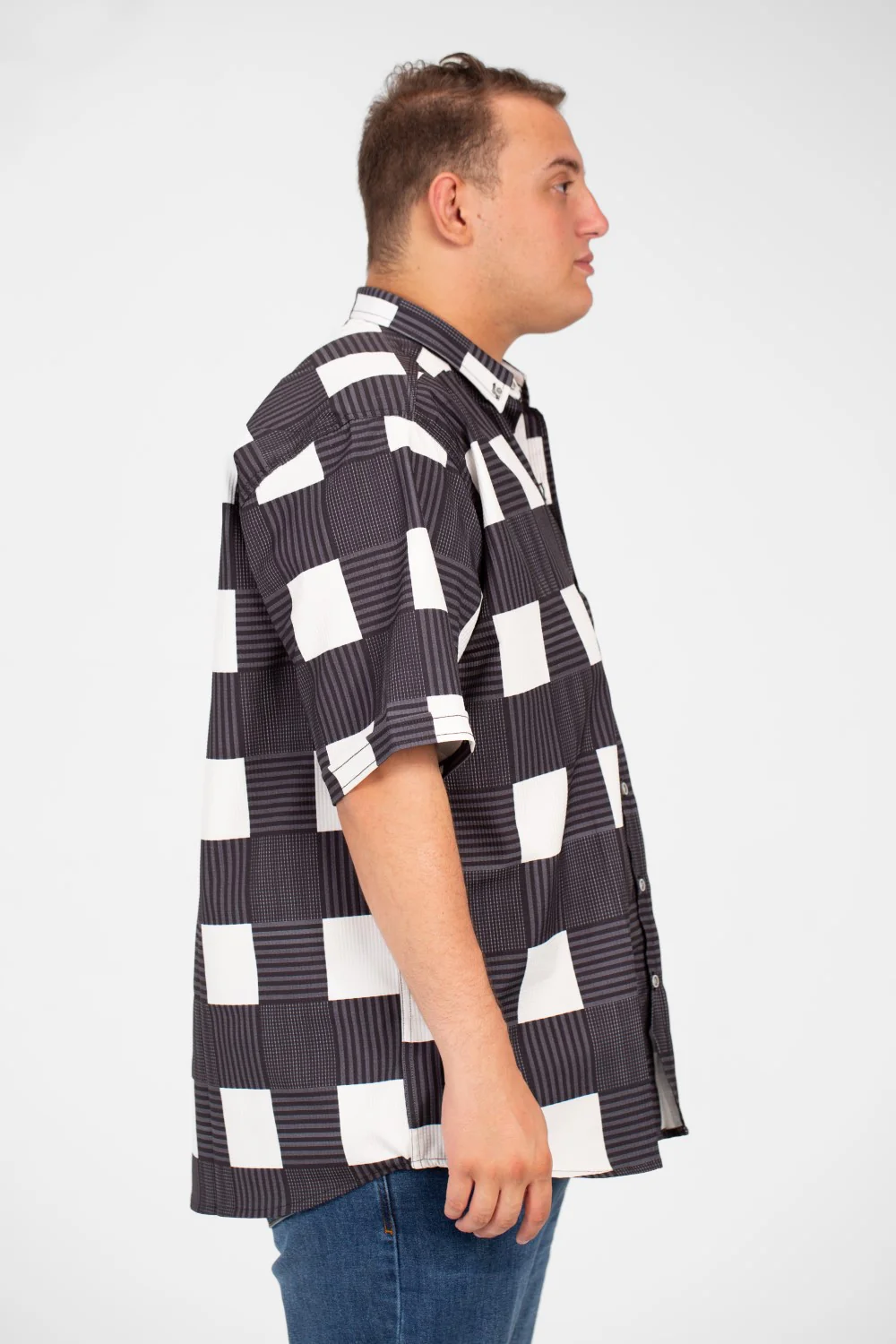 Men's Big Size Half Sleeved Checked Shirt In Modern Design - Image 3