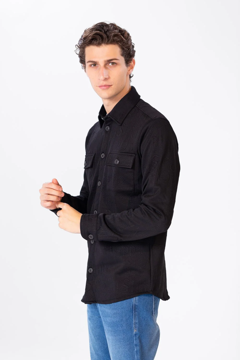 Men's Button Front Shirt With A Prominent Print And Pockets - Image 3