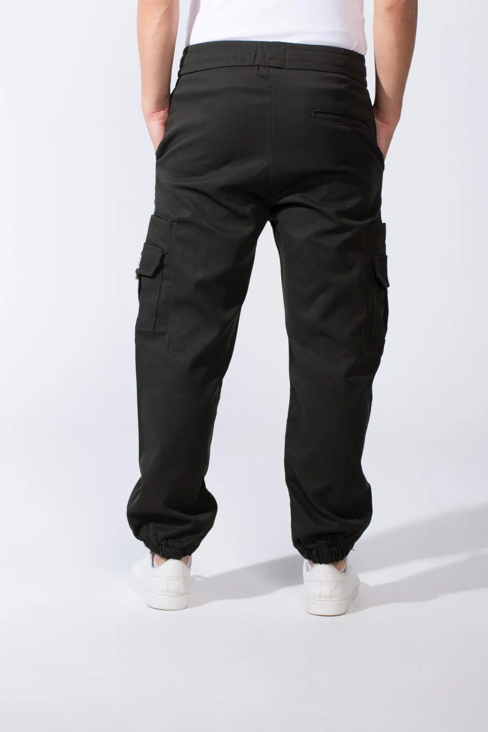 Men's Casual Joggar With Elastic Waistband And Ankles Multiple Pockets Flip Details Modern Sporty Cargo Pants - Image 10