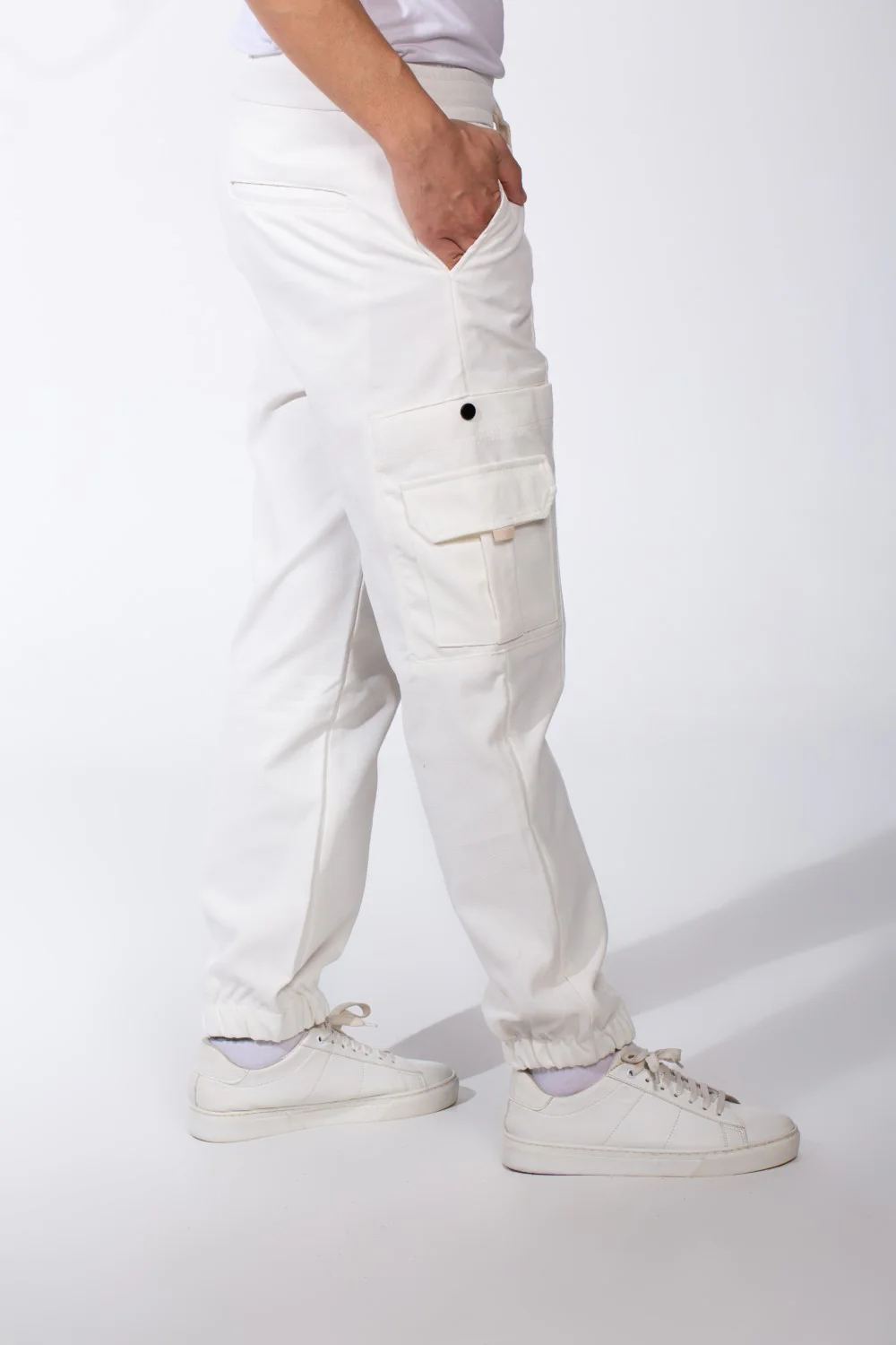 Men's Casual Joggar With Elastic Waistband And Ankles Multiple Pockets Flip Details Modern Sporty Cargo Pants - Image 18