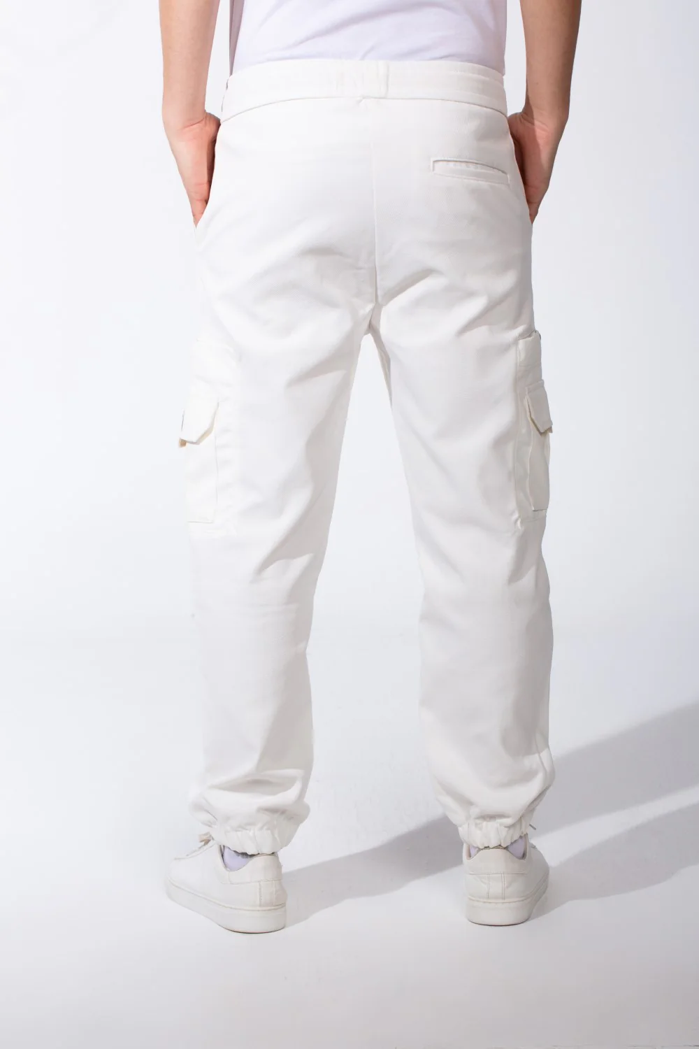 Men's Casual Joggar With Elastic Waistband And Ankles Multiple Pockets Flip Details Modern Sporty Cargo Pants - Image 20