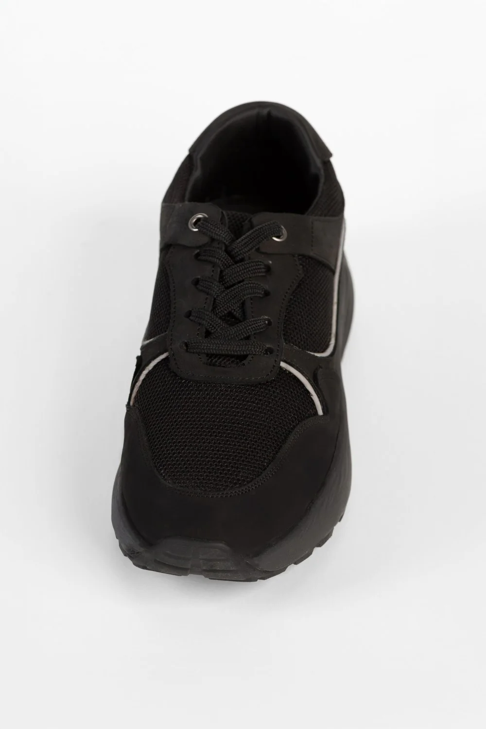 Men's Casual Shoes In Distinctive Design - Image 2