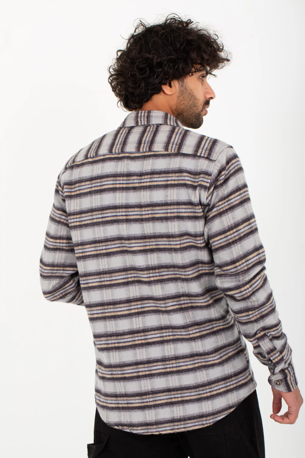 Men's Classic Checked Long Sleeves Regular Fit Made Of Comfort Material Shirt - Image 2