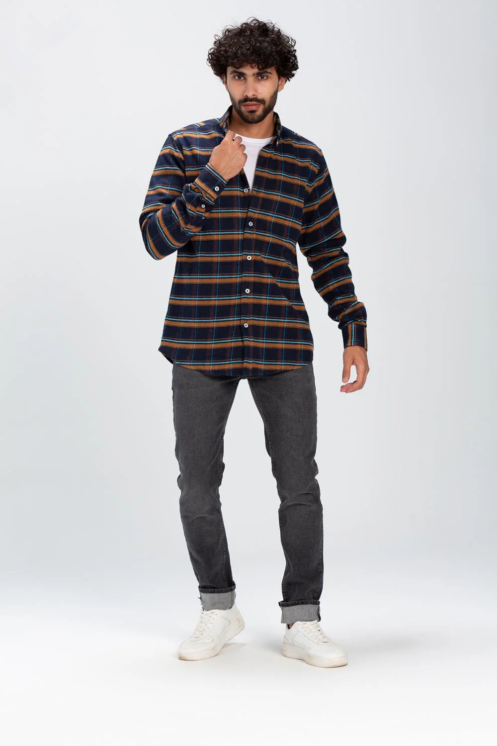 Men's Classic Checked Long Sleeves Regular Fit Made Of Soft Material Shirt - Image 3