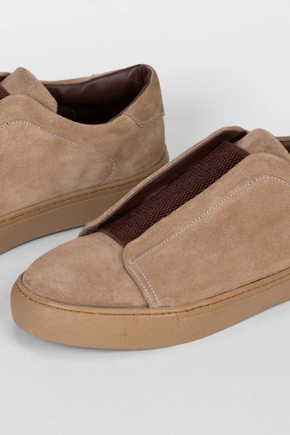 Men's Classic Suede Shoes With A Modern Design - Image 3