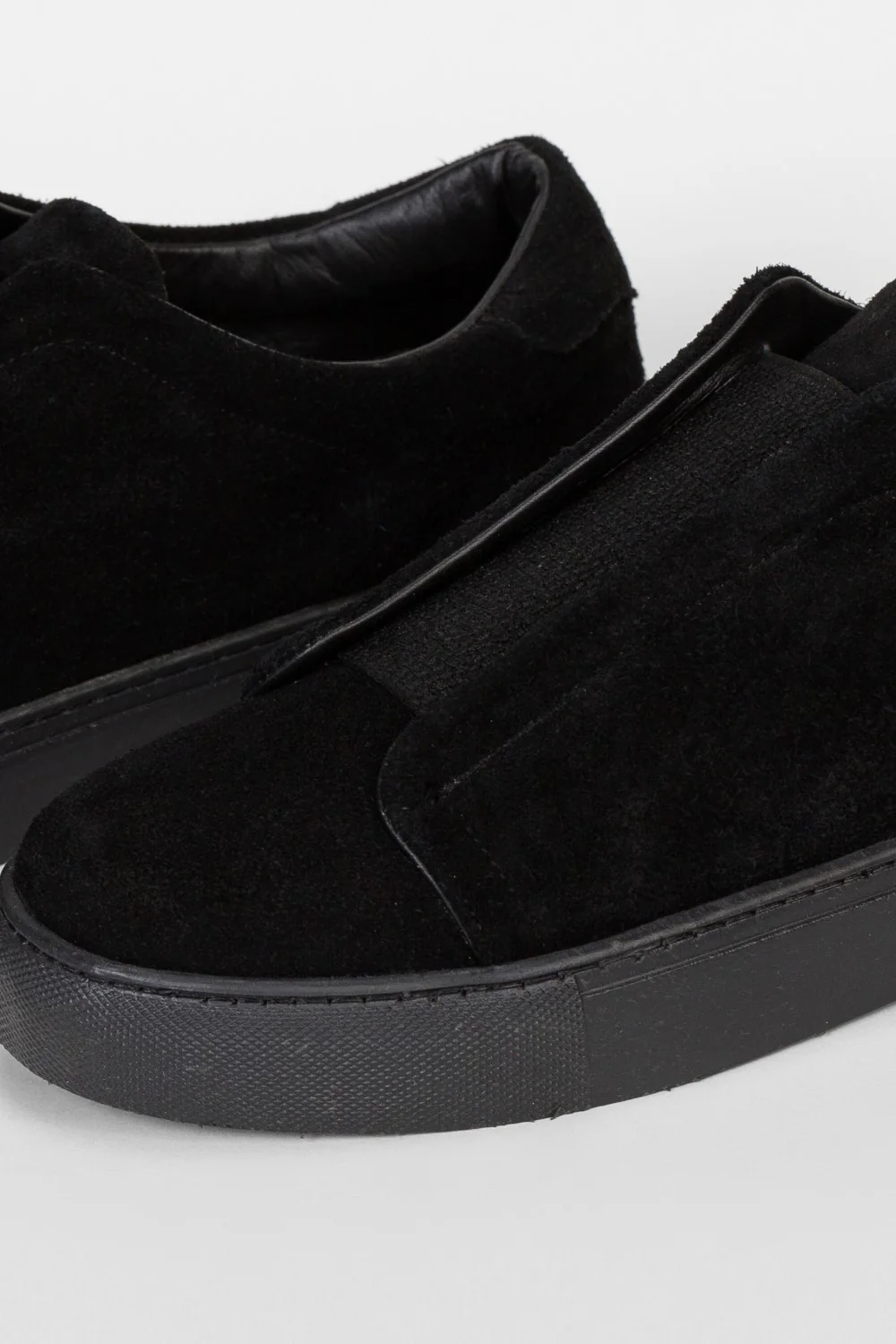 Men's Classic Suede Shoes With A Modern Design - Image 7