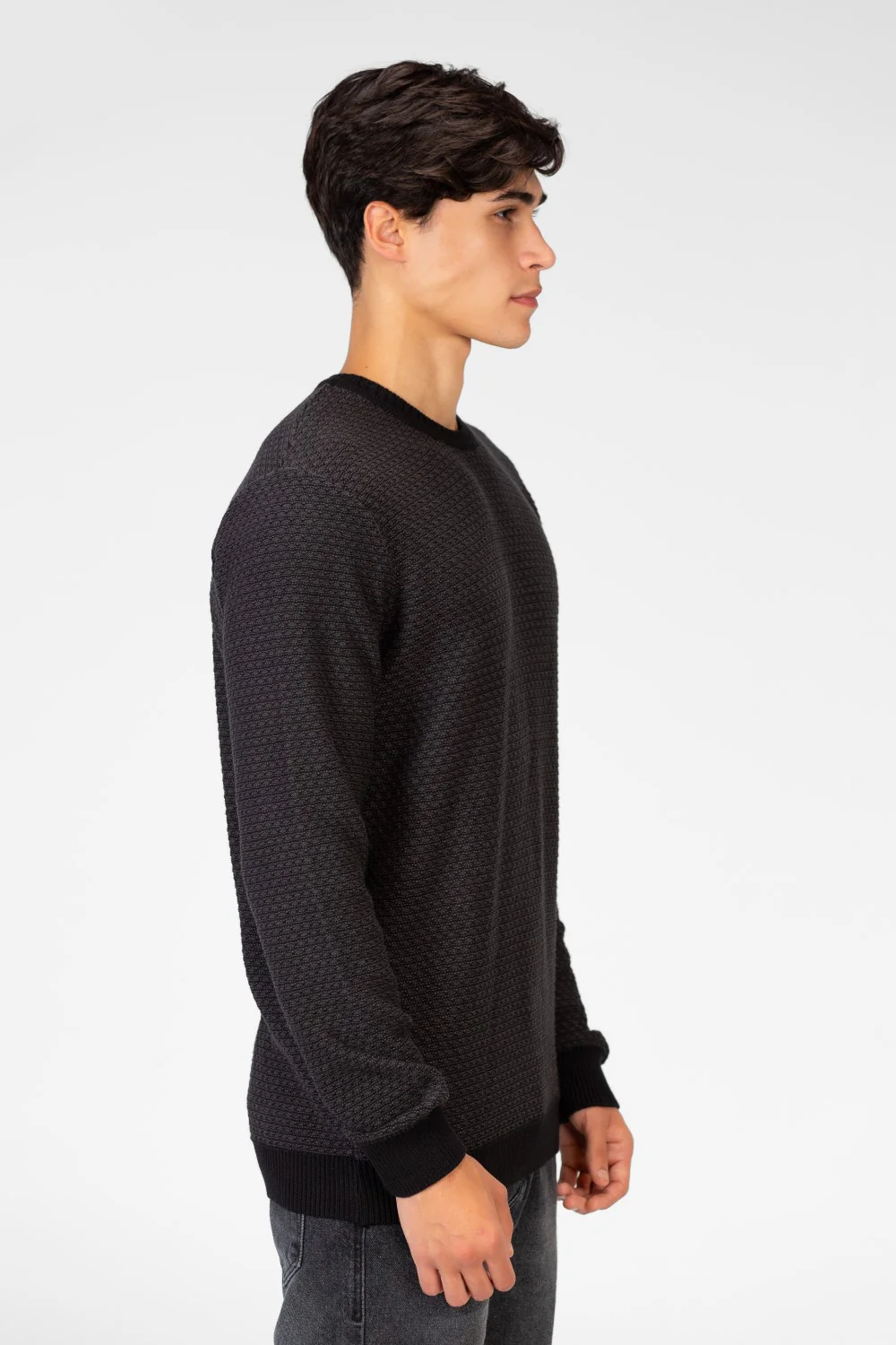 Men's Crew Neck Pullover Made Of High Quality Cotton Material - Image 3