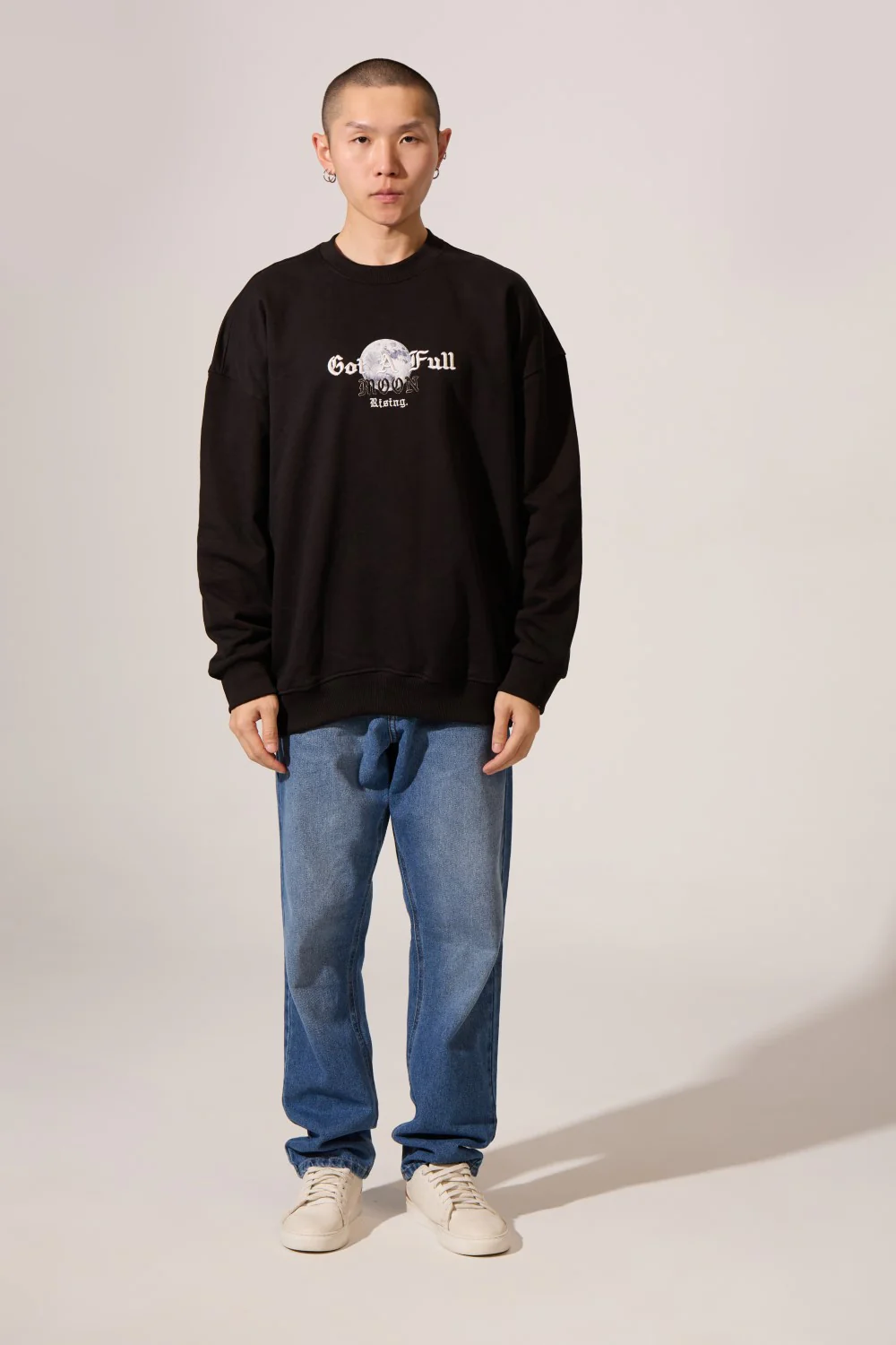 Men's Crew Neck Regular Fit Sweatshirt With A Front Moon Print - Image 4