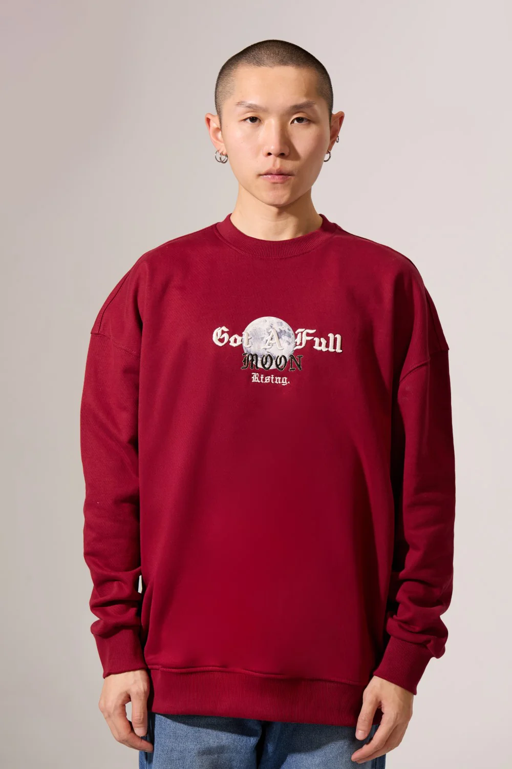 Men's Crew Neck Regular Fit Sweatshirt With A Front Moon Print - Image 9