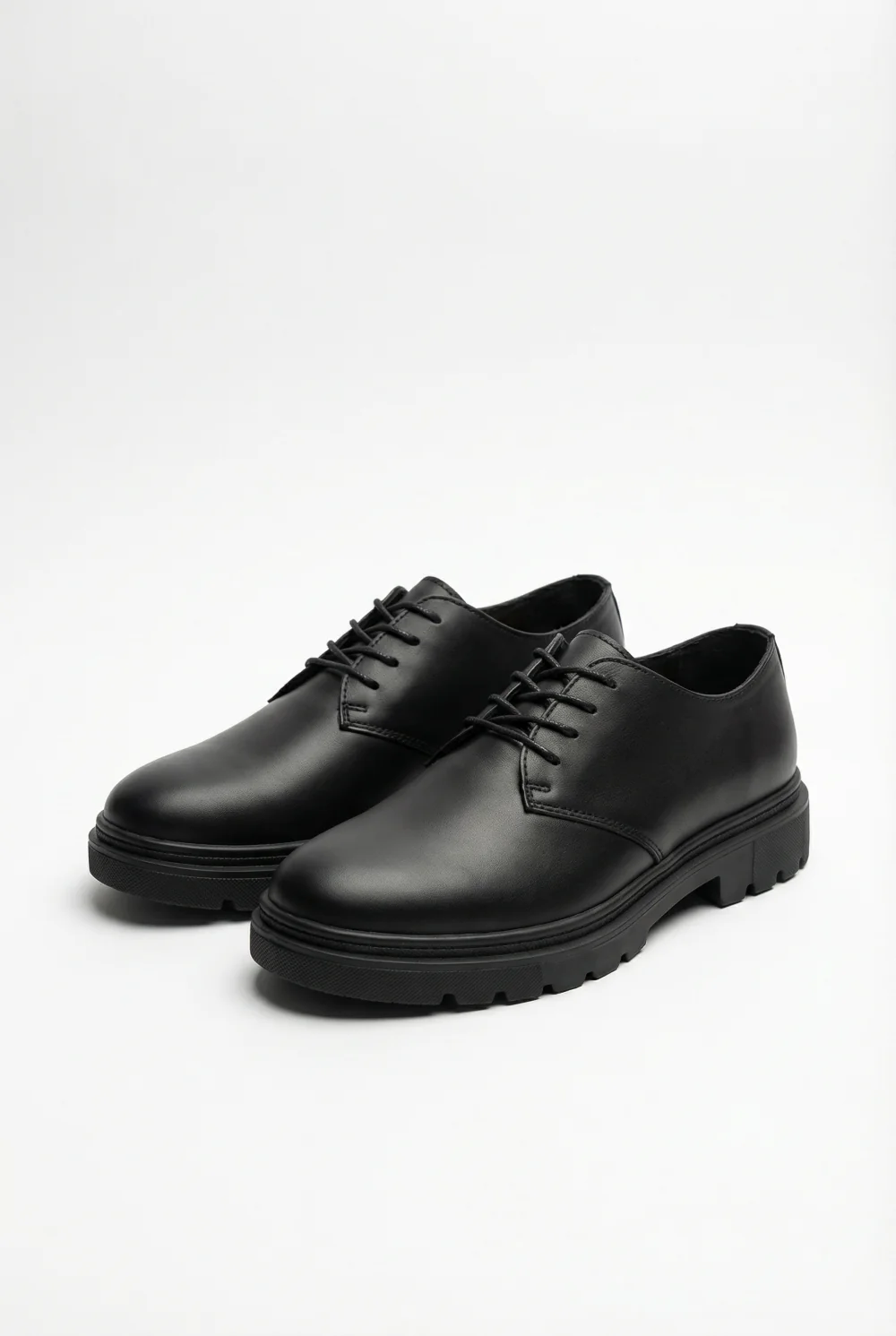 Men's Derby Classic Shoes Smooth Matte Leather Heavy-Duty Lugged Rubber Sole Classic Lace-Up Design