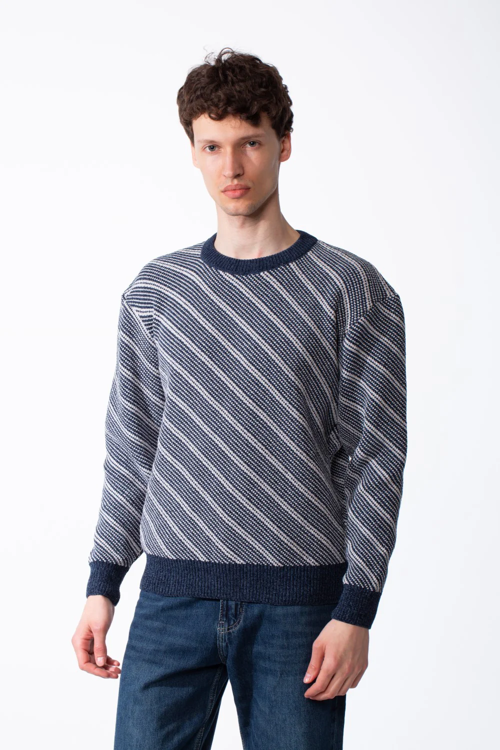 Men's Diagonal Ribbed Pattern Crew Neck Modern Professional Look Slim Fit Pullover - Image 9