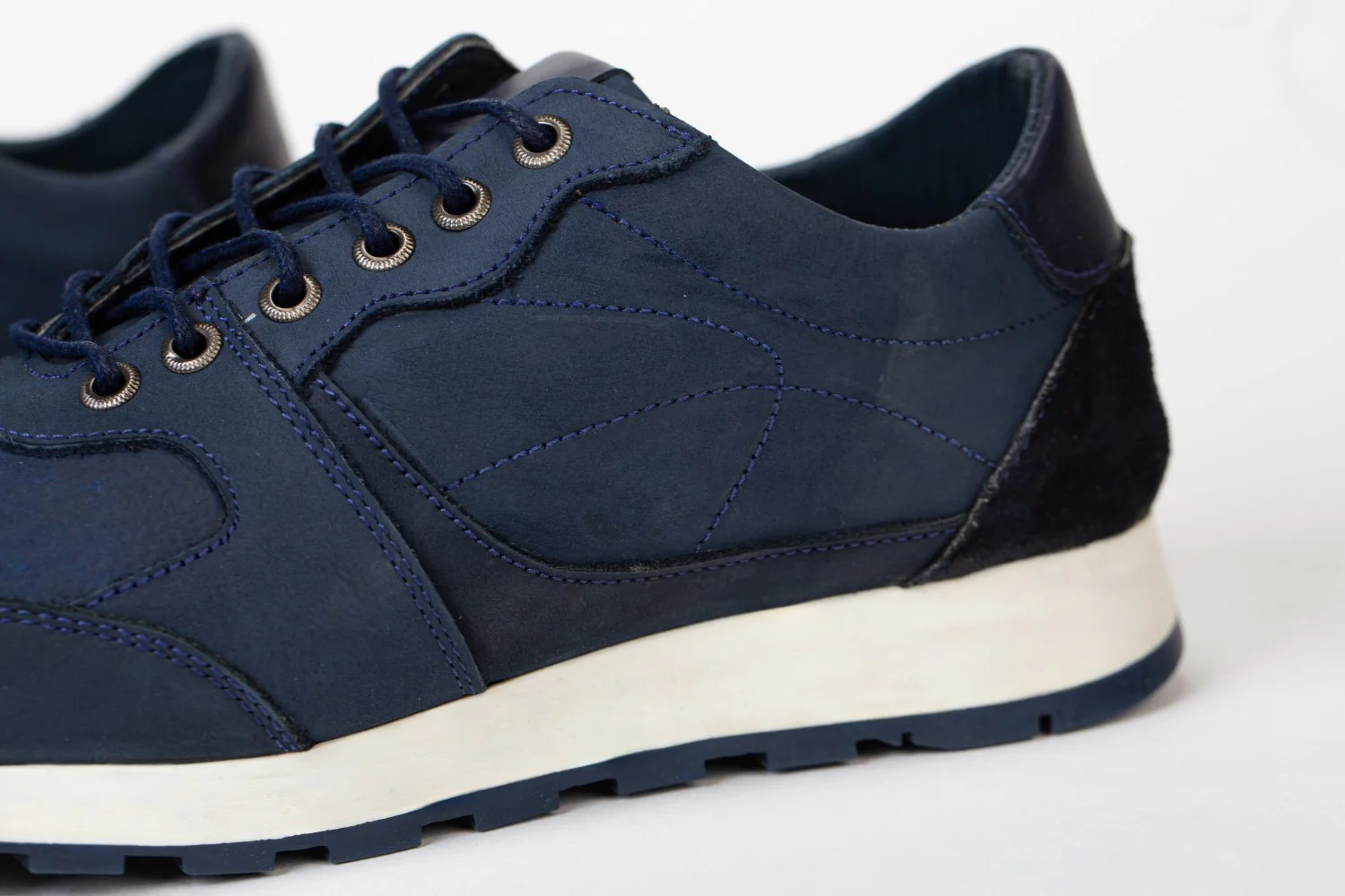 Mens Elegant Shoes Made Of Suede And Leather In A Different Color On The Back - Image 3