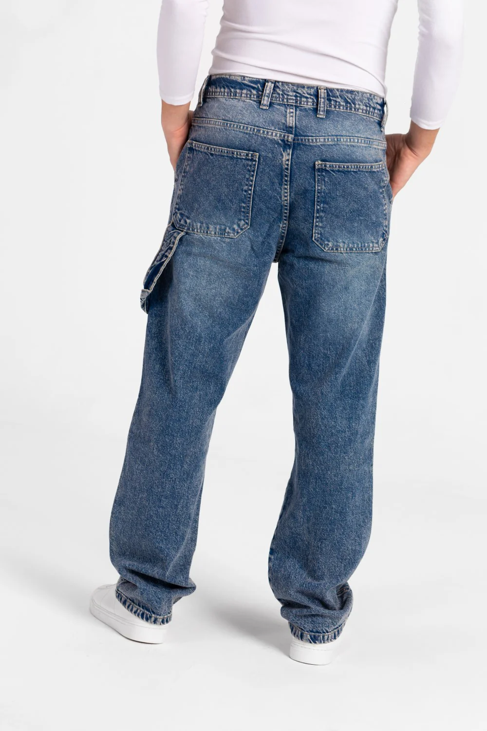 Men's Front And Back Pockets Cargo Jeans Pants In Modern Cut - Image 10