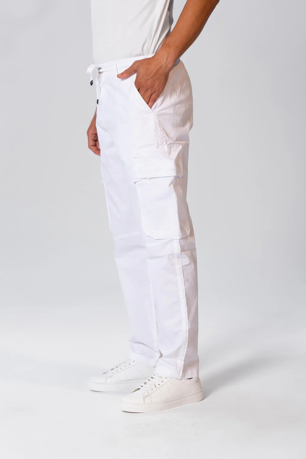 Men's Gabardine Cargo Pants With A Relaxed Fit And Pockets - Image 17