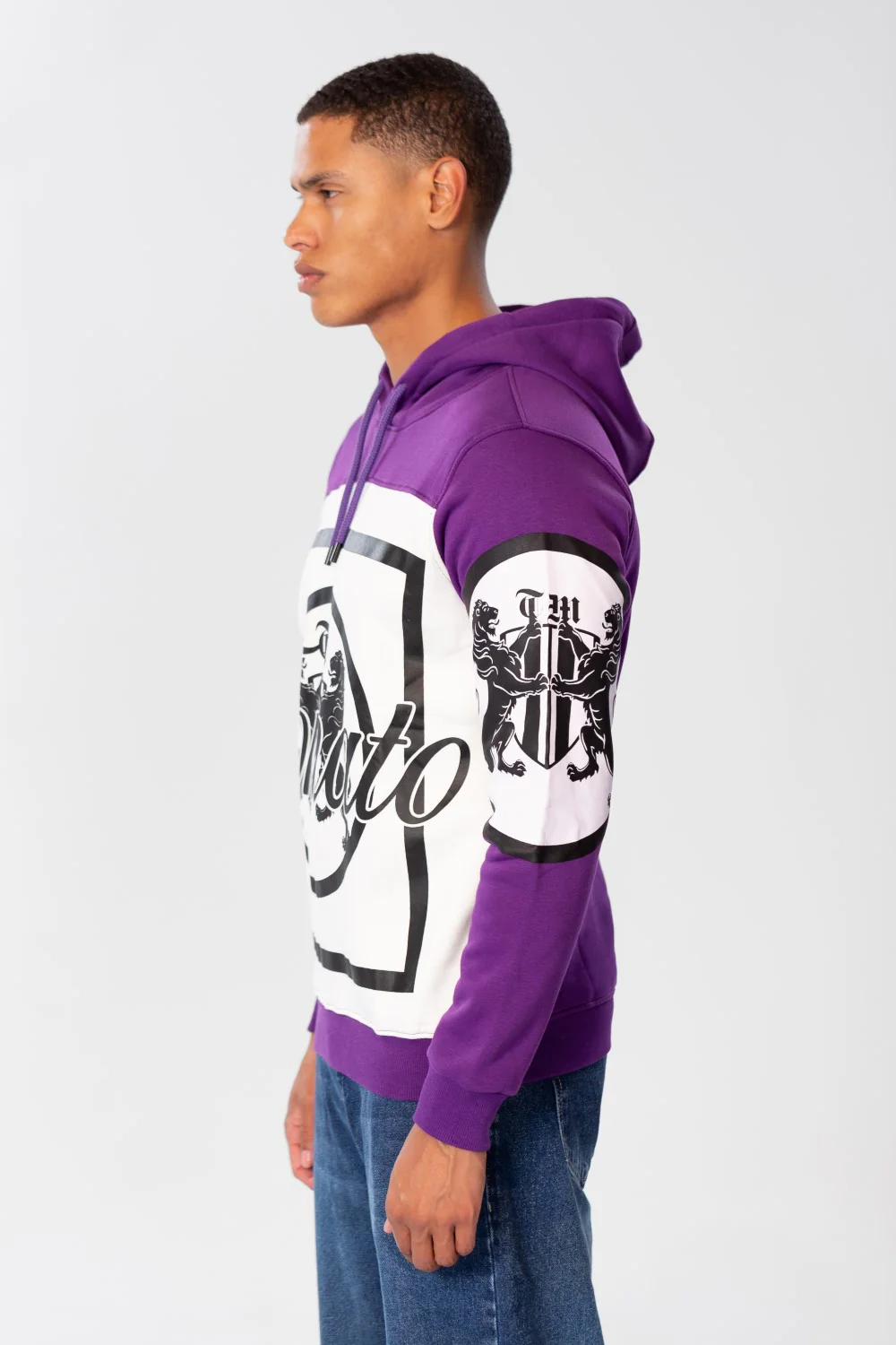 Men's Hoodie With Front And Shoulder Print And Long Sleeves - Image 7