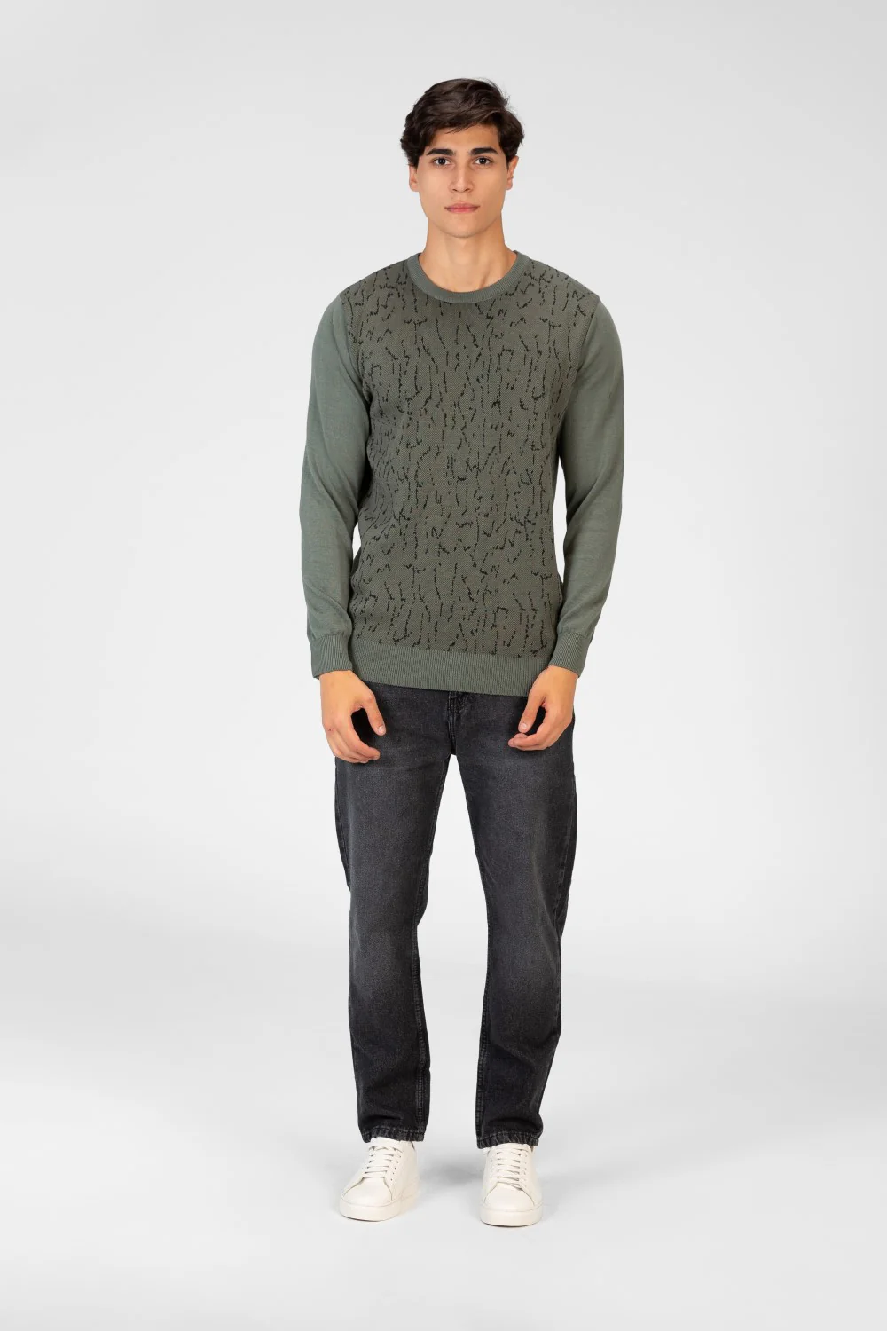 Men's Jakar Pullover With Crew Neck And Long Sleeves - Image 12