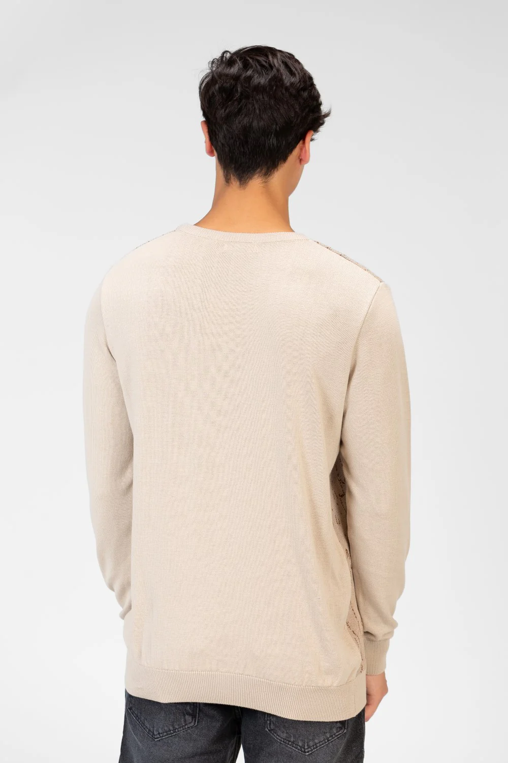 Men's Jakar Pullover With Crew Neck And Long Sleeves - Image 2
