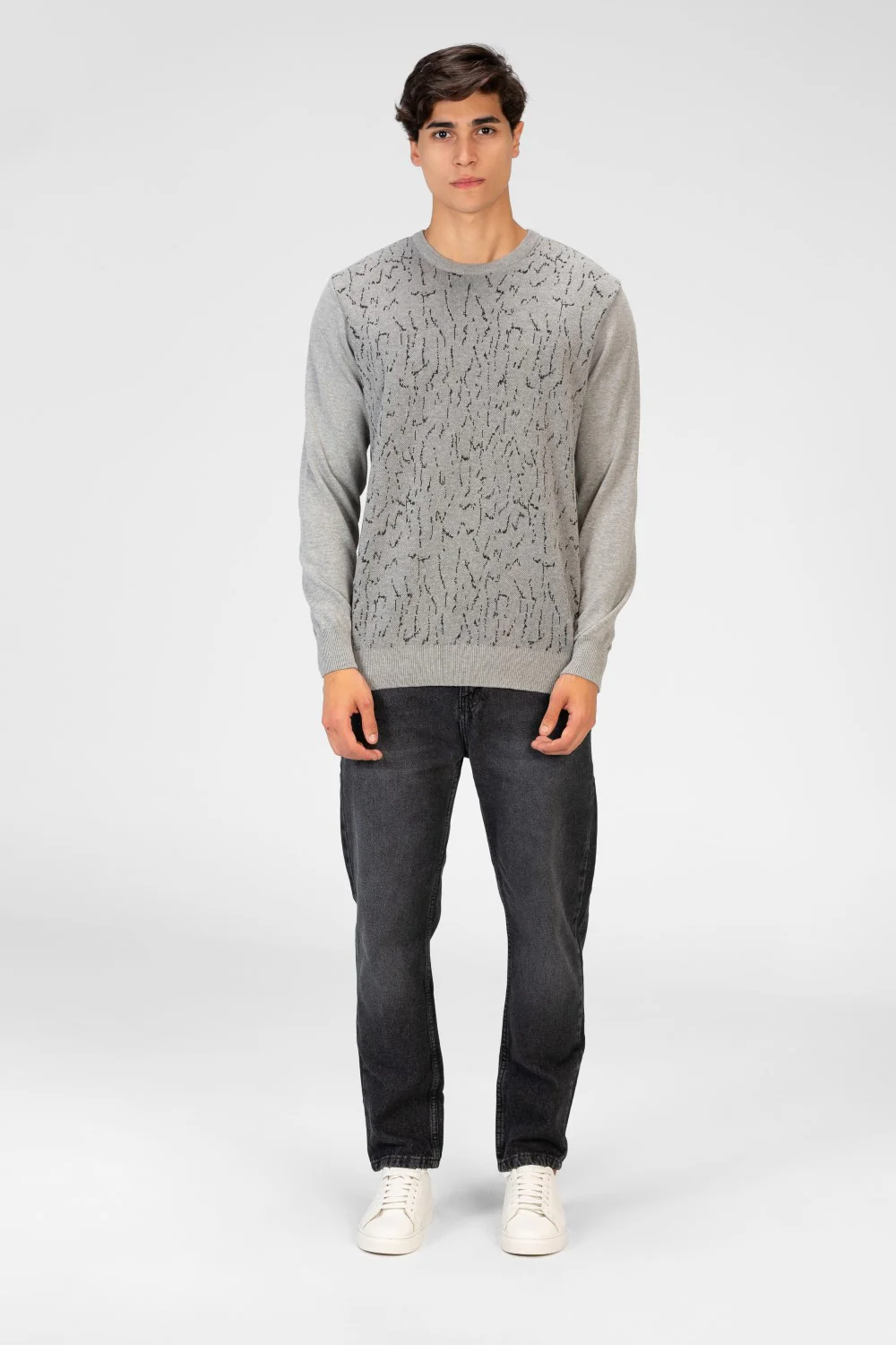 Men's Jakar Pullover With Crew Neck And Long Sleeves - Image 8