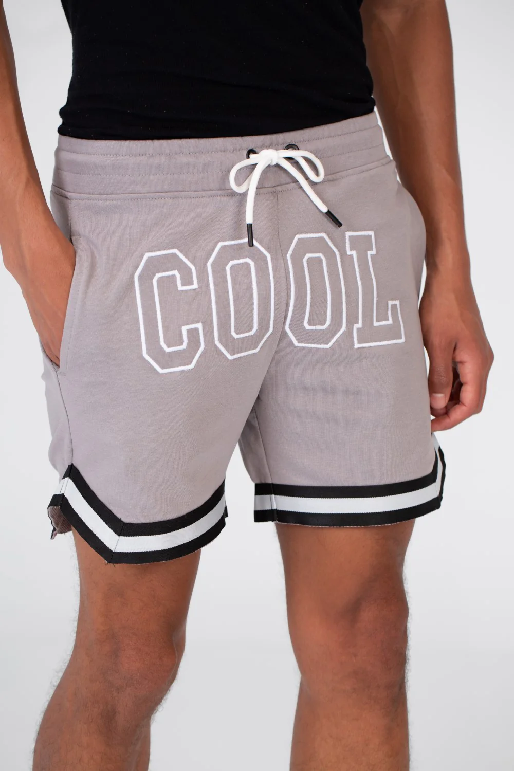 Men's Melton Short With A Print On The Front And Elastic In The Middle - Image 6