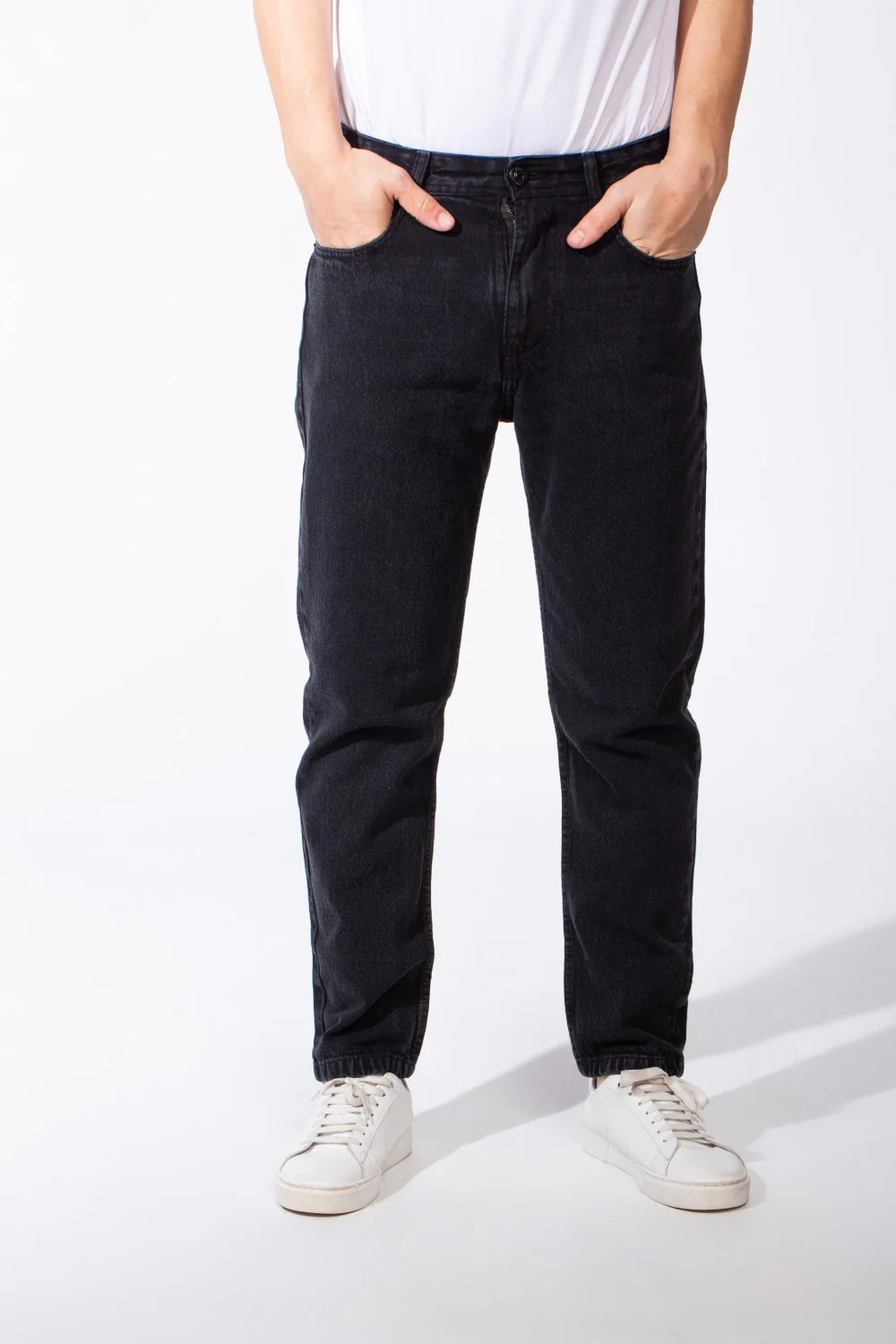 Men's Mid-Wash Tapered Jeans Tailored Look Five Pocket Design Boyfriend Versatile Denims Pants
