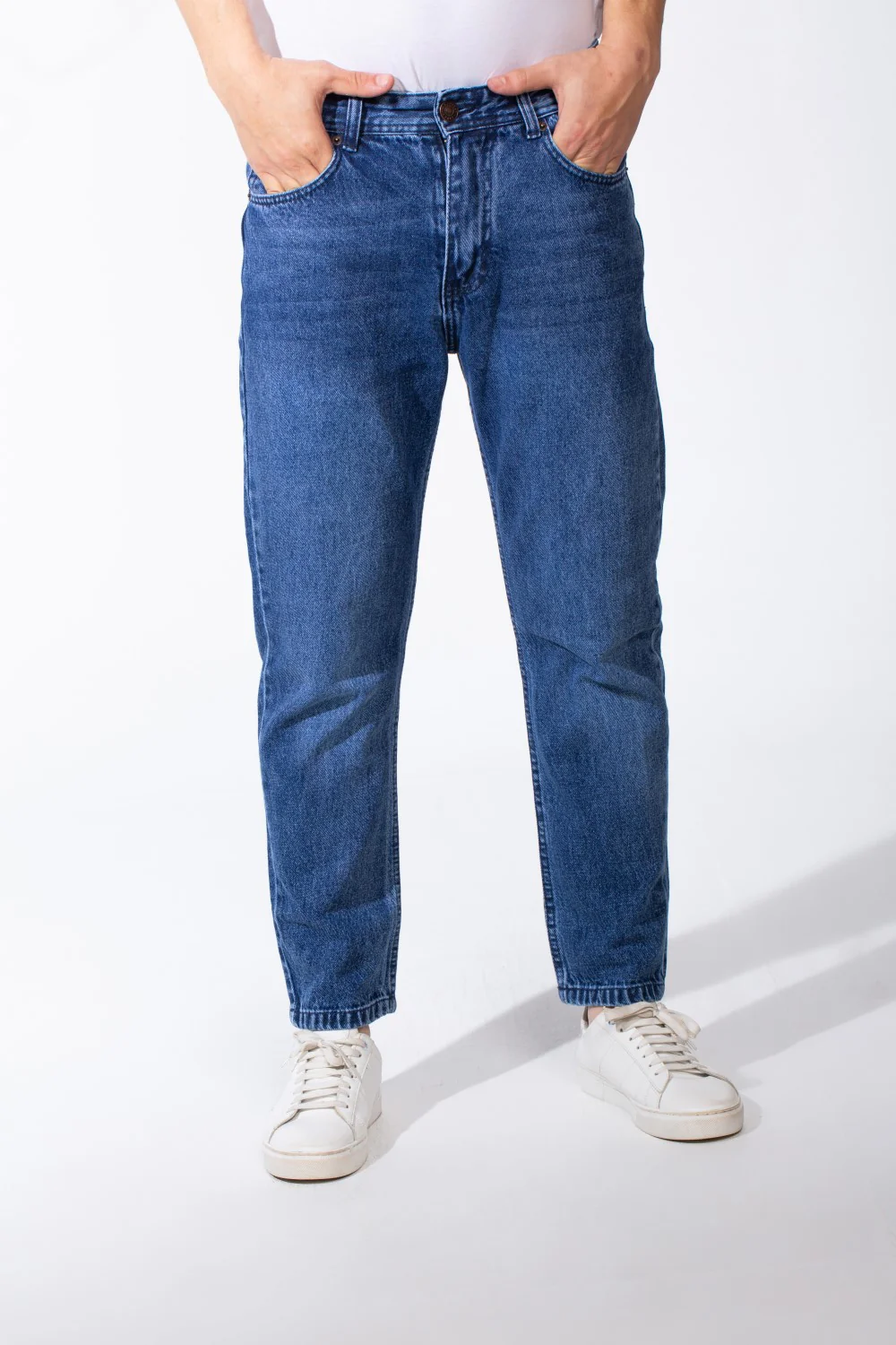 Men's Mid-Wash Tapered Jeans Tailored Look Five Pocket Design Boyfriend Versatile Denims Pants - Image 5