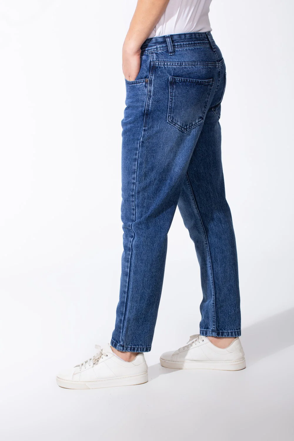 Men's Mid-Wash Tapered Jeans Tailored Look Five Pocket Design Boyfriend Versatile Denims Pants - Image 6