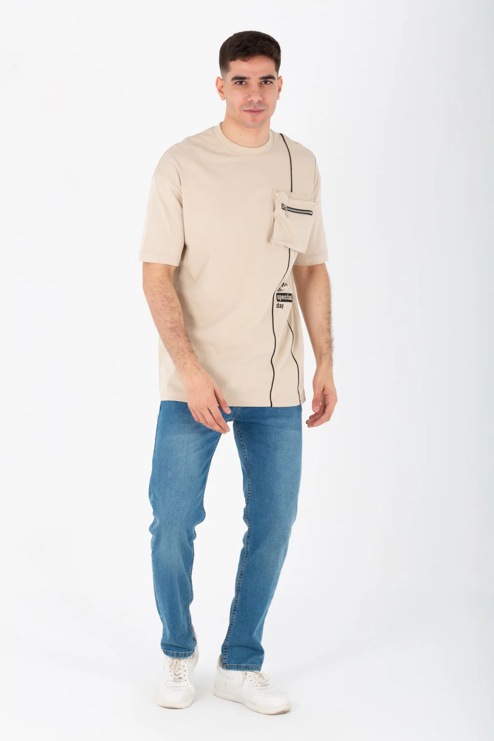 Men's Oversize Round Neck T-shirt With Front Print And Modern Fit - Image 3