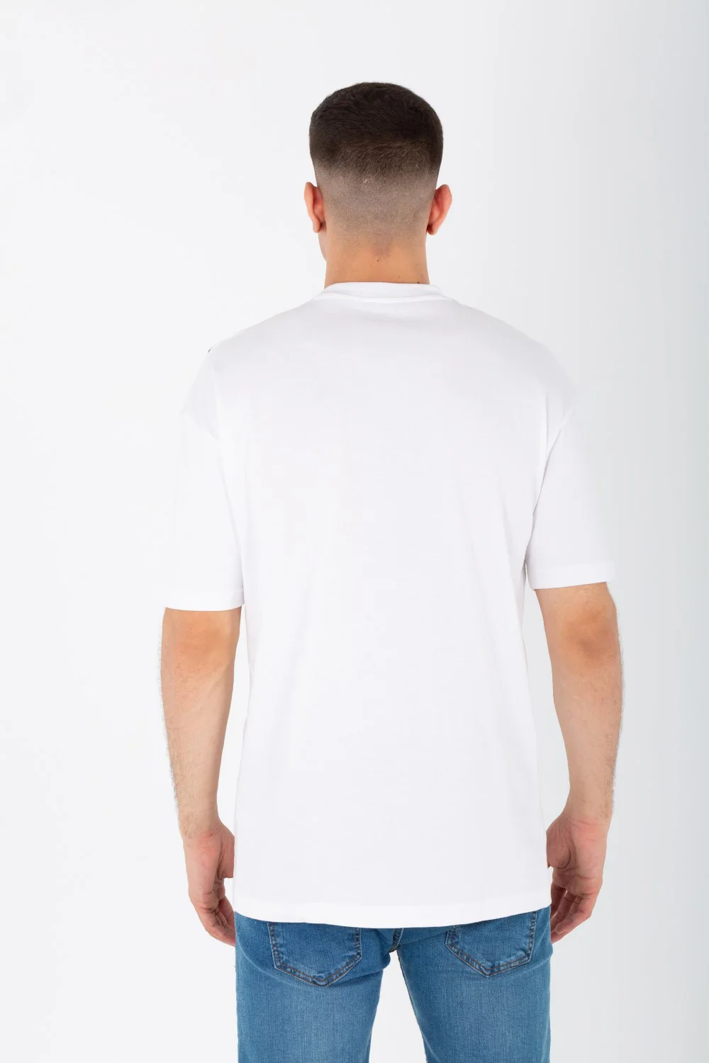 Men's Oversize Round Neck T-shirt With Front Print And Modern Fit - Image 5