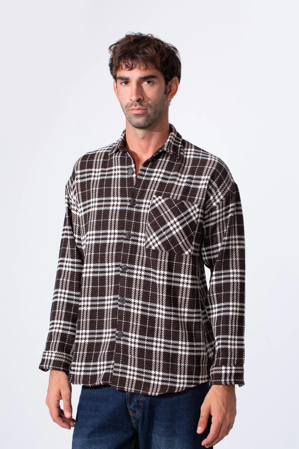 Men's Oversized Checked Shirt With Front Pocket And Long Sleeves - Image 5