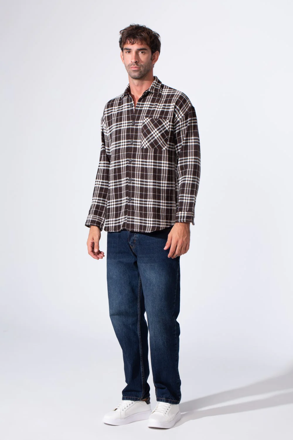 Men's Oversized Checked Shirt With Front Pocket And Long Sleeves - Image 8