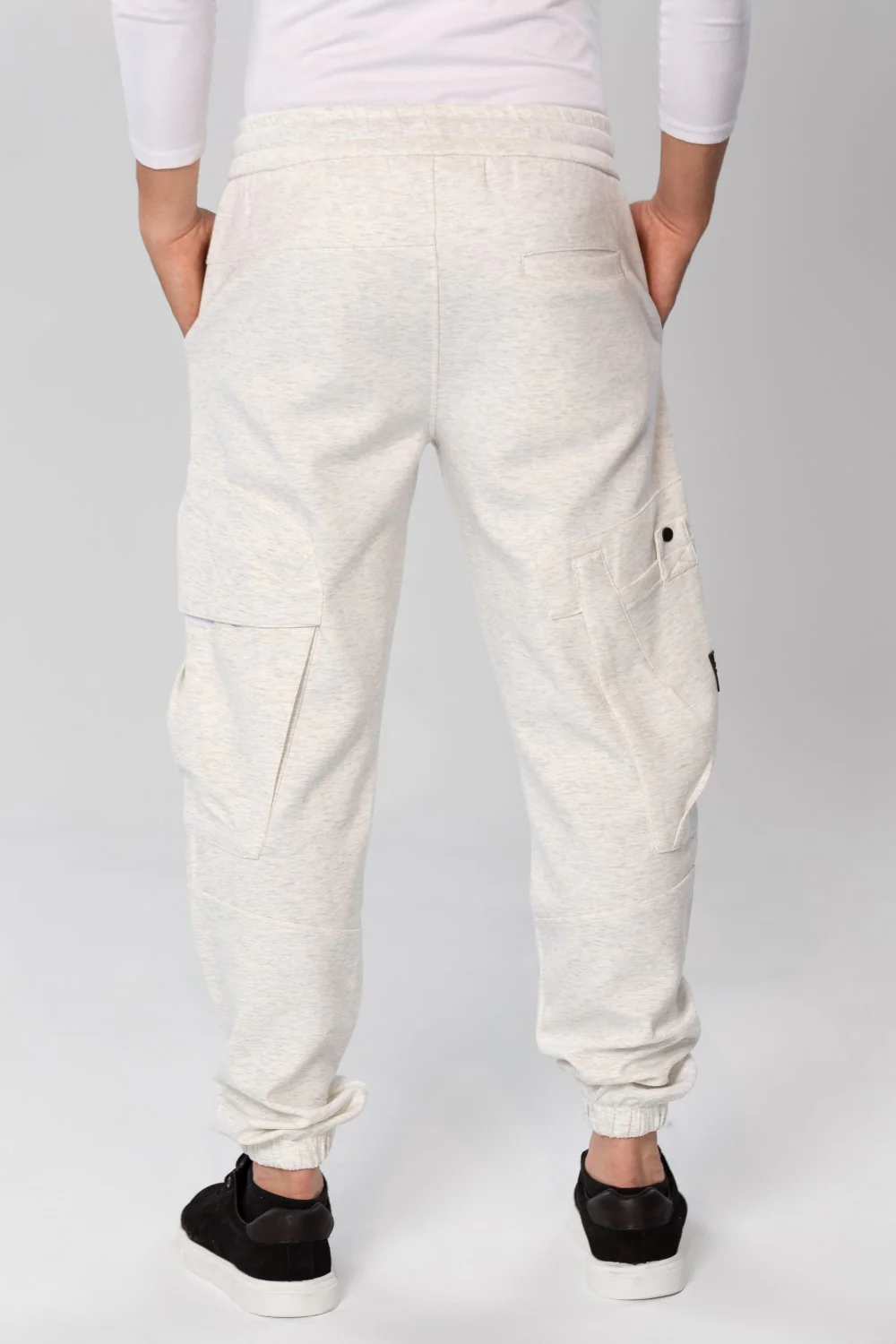 Men's Oversized Sweatpants With Drawstring In The Middle And Side Pockets - Image 20